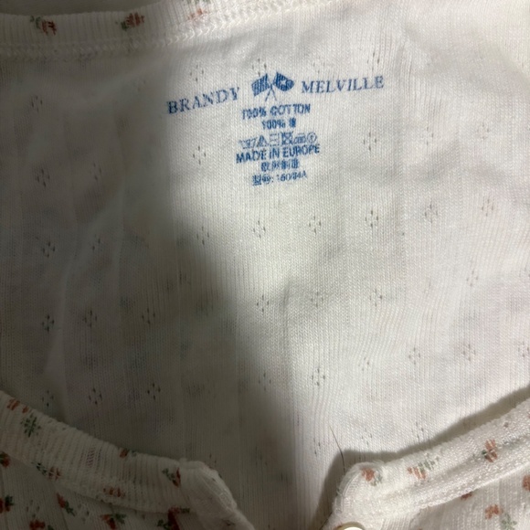 Brandy Melville Floral Button Henley Top – Coquette/Y2K – OS – Great Condition - Picture 3 of 3